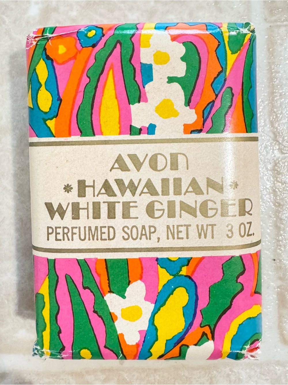 Vintage Avon Hawaiian White Ginger Bar Soap NOS Deadstock 70s Prop Collectible